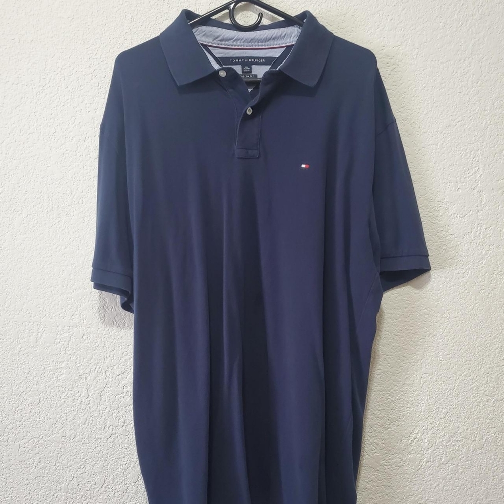•Navy blue Tommy Hilfiger polo 🚢